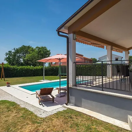 Semesterbostad Danka *