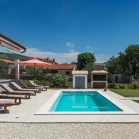 Danka Semesterbostad Smoljanci