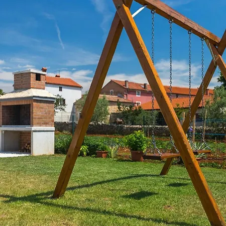 Danka Semesterbostad Smoljanci