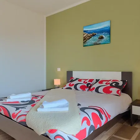 Danka Semesterbostad Smoljanci